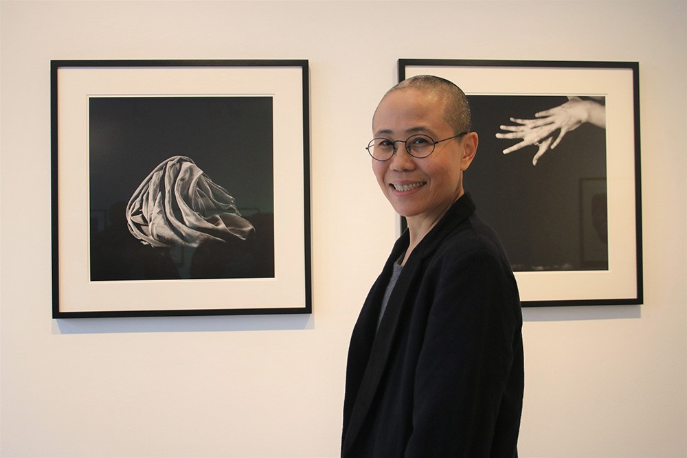Die chinesische Künstlerin Liu Xia präsentiert Fotografien in der Peter-Sillem-Galerie Foto: Edda Rössler