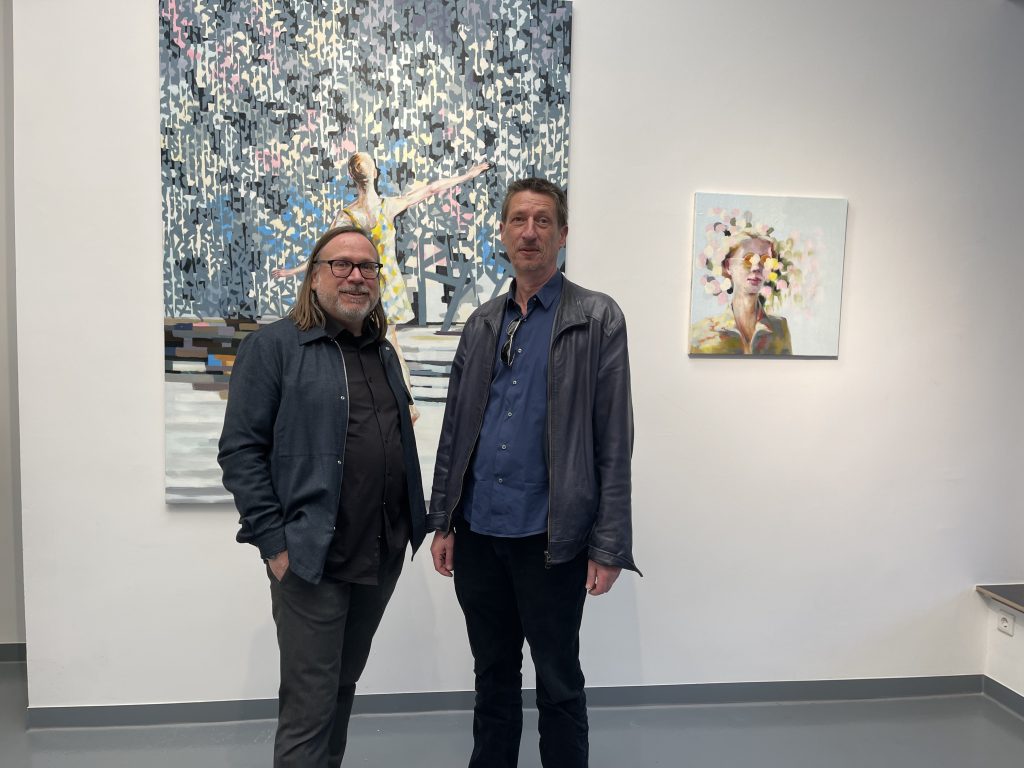 Galerist Andreas Greulich und der Maler Tjark Ihmels Foto: Edda Rössler