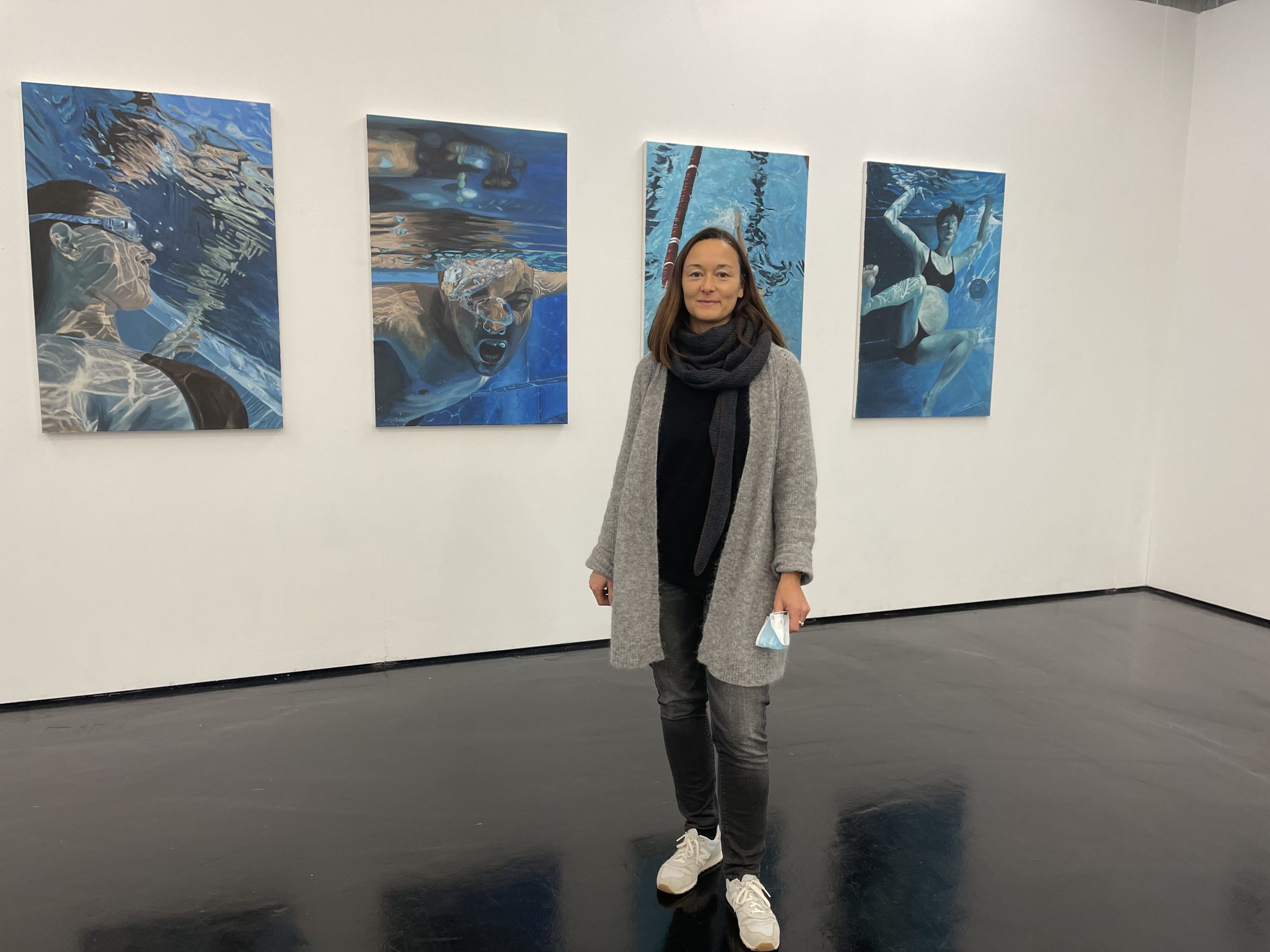 Nina Peters während der Gruppenausstellung Wasser III in der Kunsthalle Schulstrasse 1a Fotografin: Edda Rössler