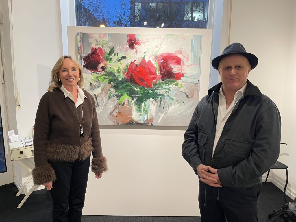 Künstler Alireza Varzandeh mit Galeristin Barbara von Stechow Foto: Edda Rössler