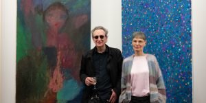 Ein Treffen ohne Algorithmus: Martin Holzschuh und Kerstin Krone Bayer zwischen Dunkelmagie und Farbdialog. Foto von Barbara Walzer