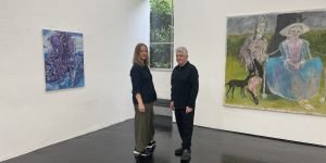 Sie malt das Innere der Natur, er ihre Erinnerung: E. M. C. Collard und Michael Groz in der Ausstellungshalle 1A. Foto: Edda Rössler